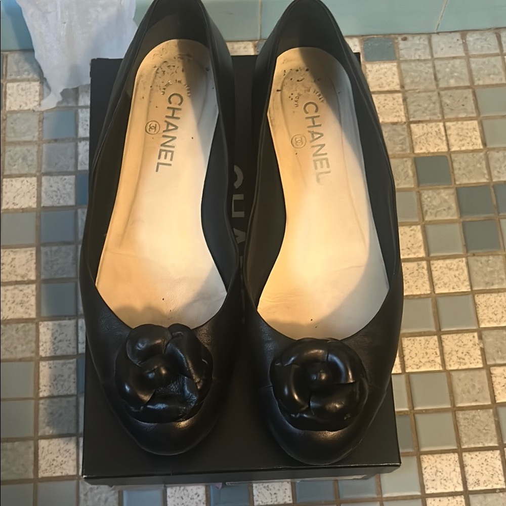 Chanel Black Ballet Flats with Floral Embellishment
